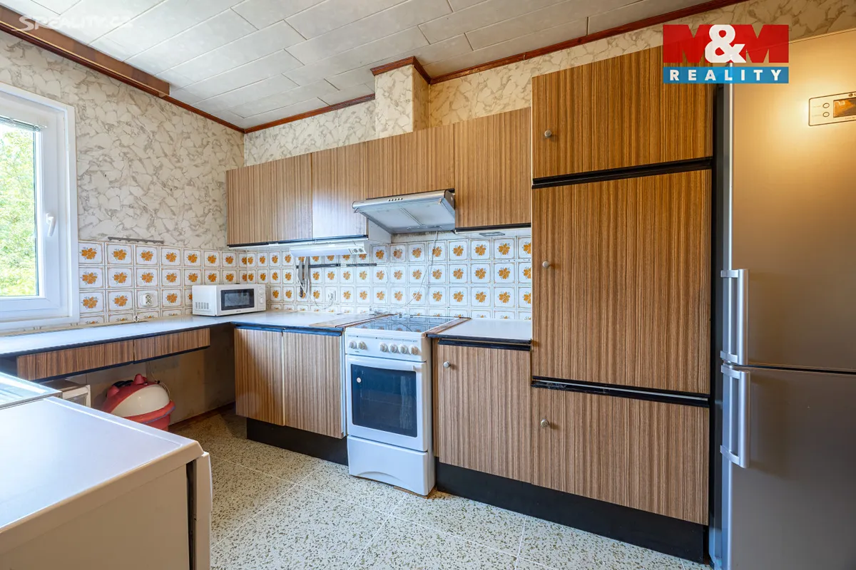 Prodej rodinného domu 226 m², pozemek 980 m² – pohled 5
