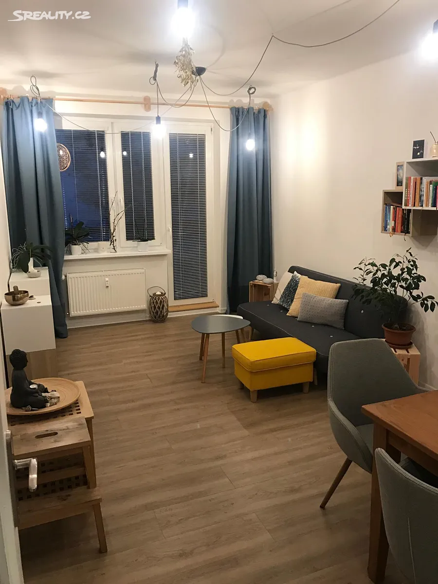 Prodej bytu 2+kk 45 m² – pohled 2
