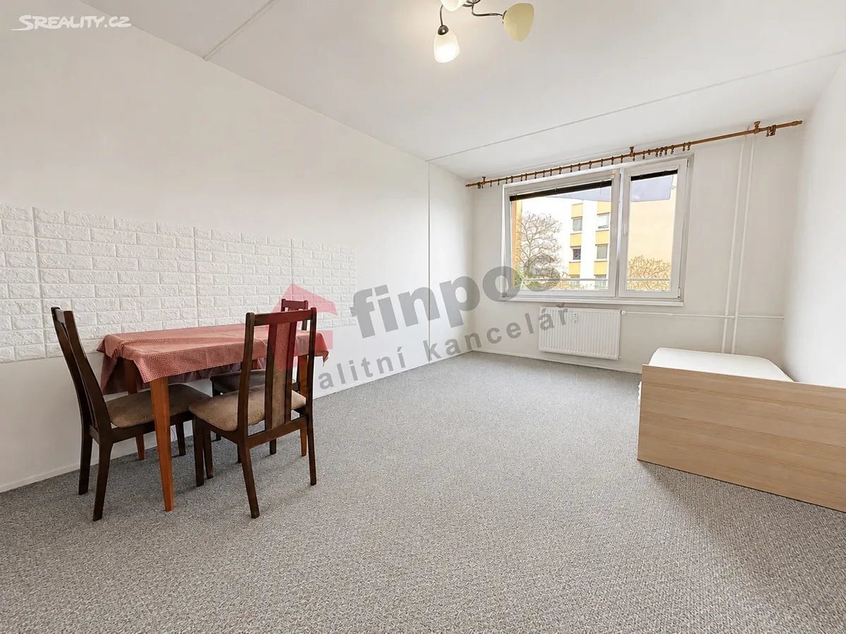 Pronájem bytu 2+kk 45 m² – pohled 2
