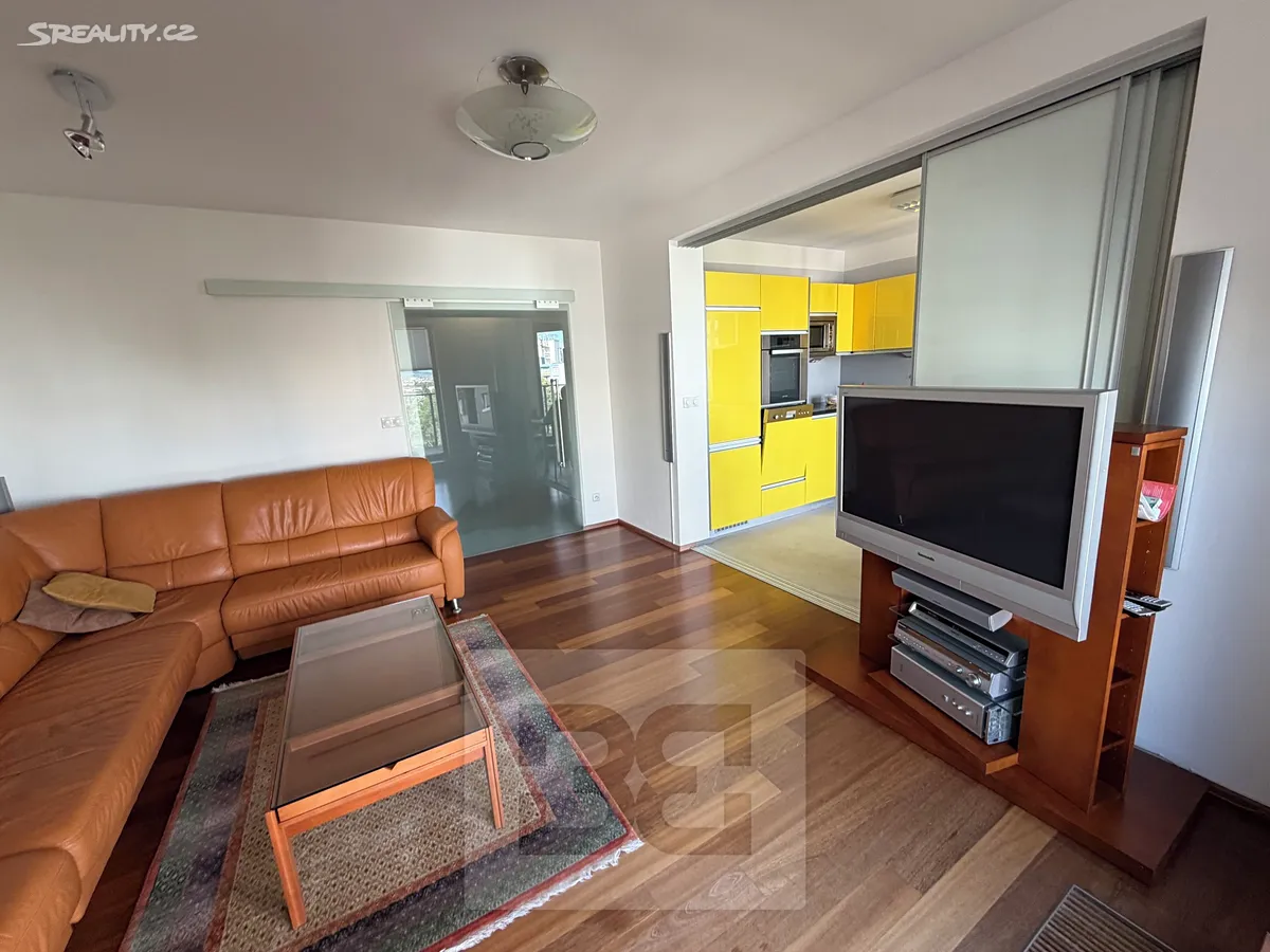 Pronájem bytu 2+1 85 m² - Widok 2