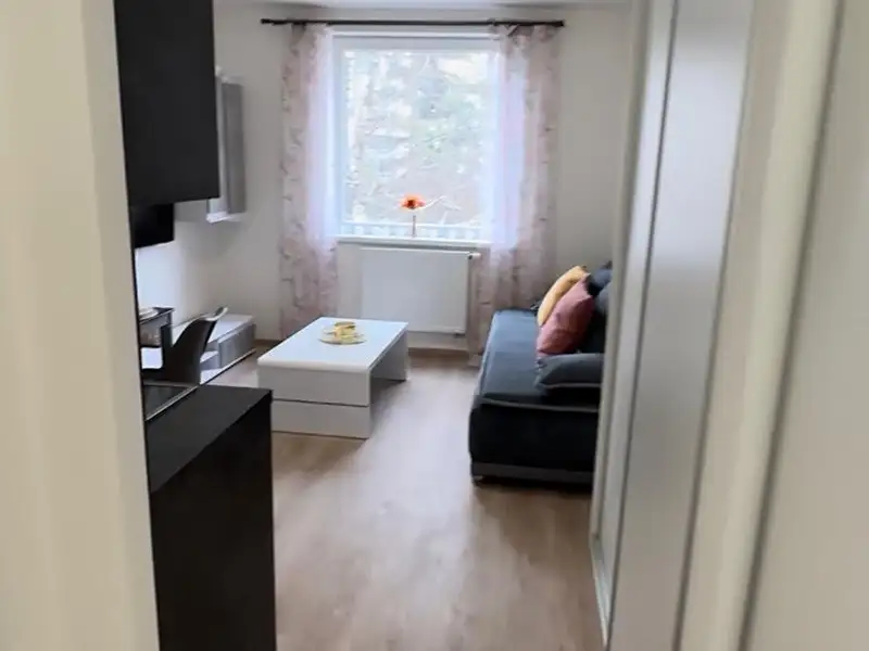 Prodej bytu 1+kk 19 m², Praha – náhled fotky 2