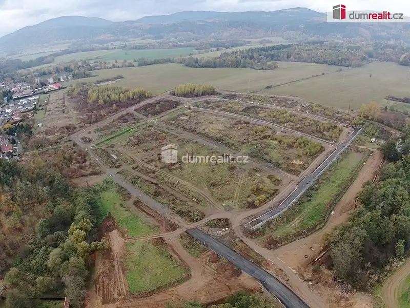 Prodej stavebního pozemku 1659 m², Ostrov – náhled fotky 3