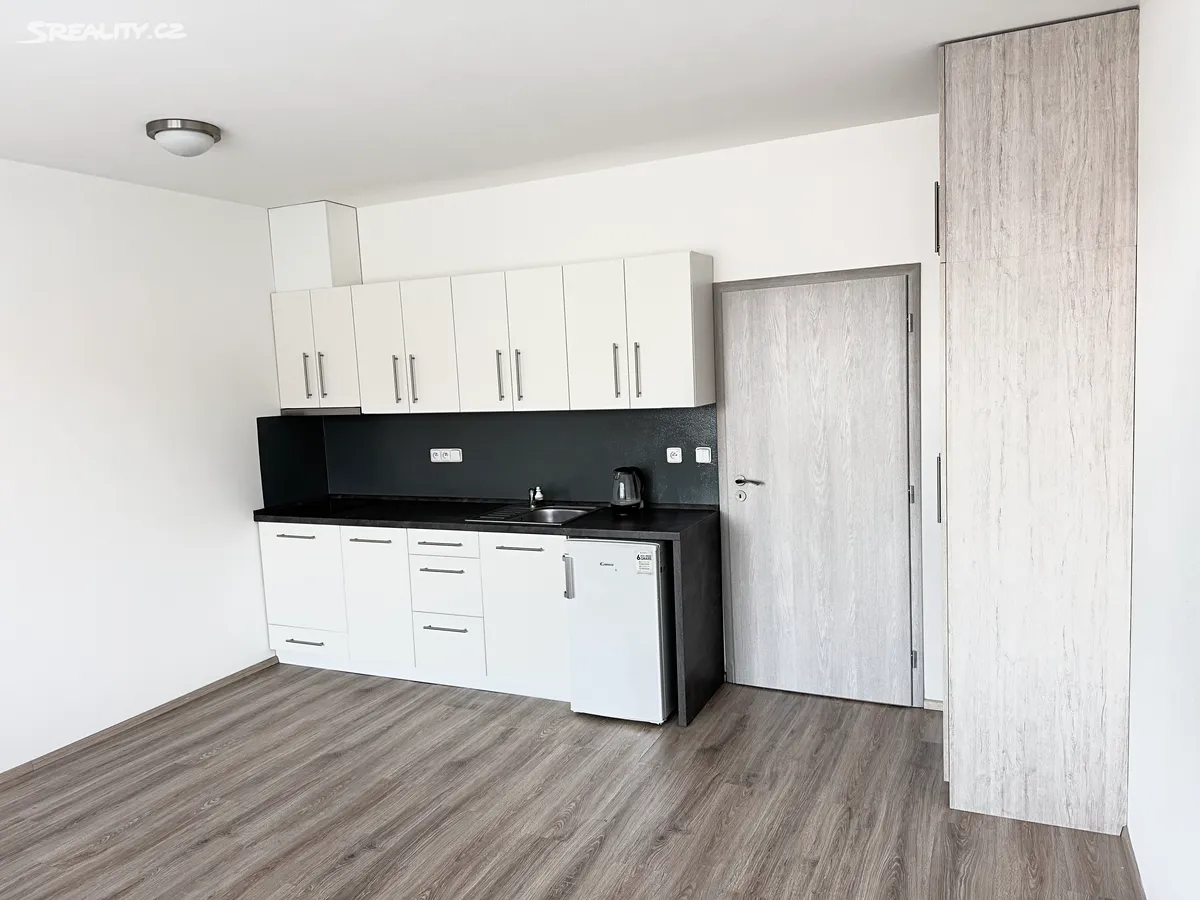 Pronájem bytu 1+kk 26 m² – pohled 3