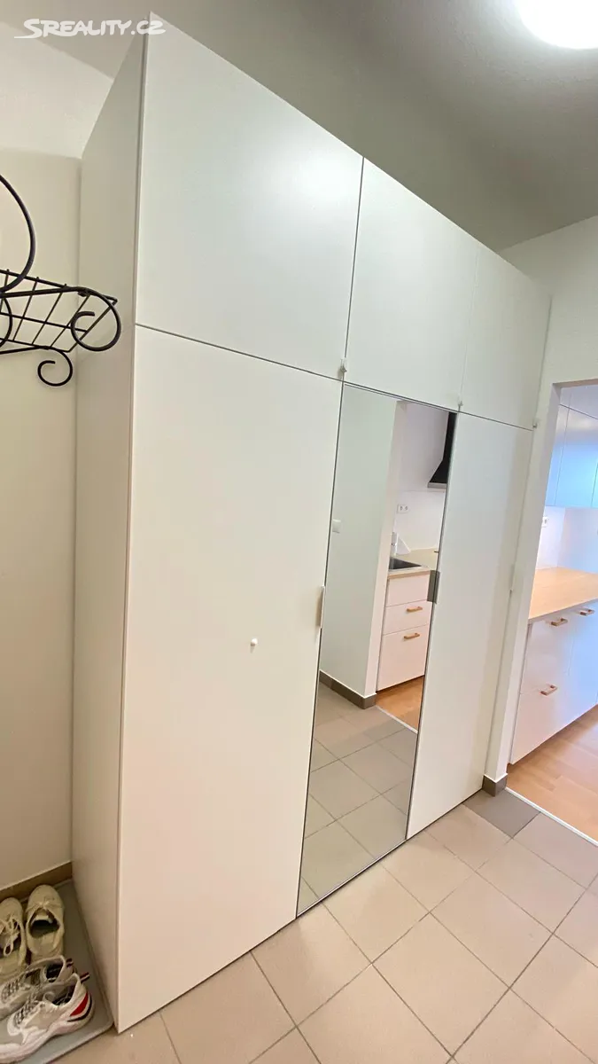 Pronájem bytu 1+kk 42 m² – pohled 2