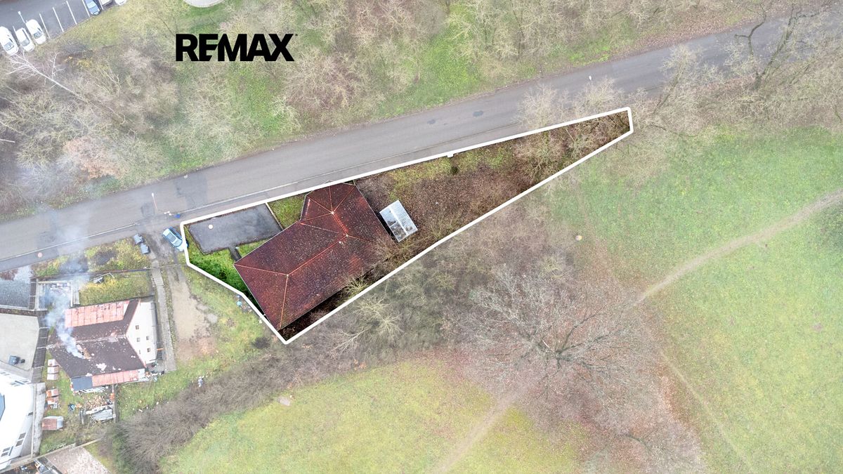 Prodej rodinného domu 227 m², pozemek 749 m² – fotografie 3