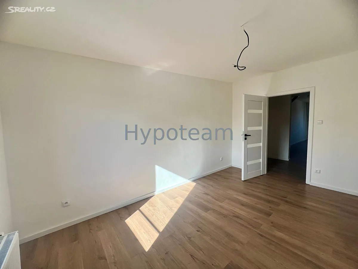 Pronájem bytu 2+kk 61 m² – pohled 4