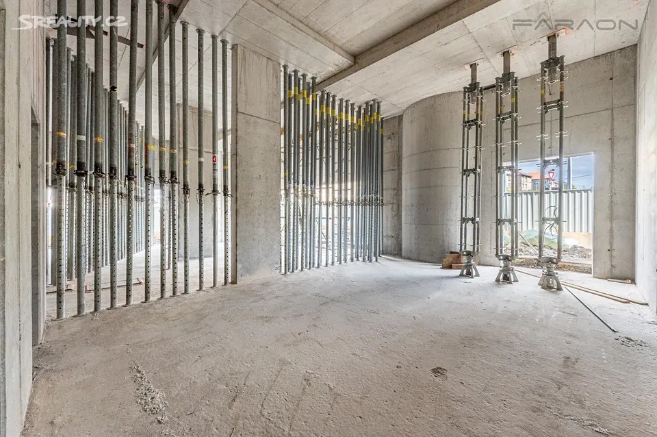 Pronájem obchodního prostoru 194 m², Praha