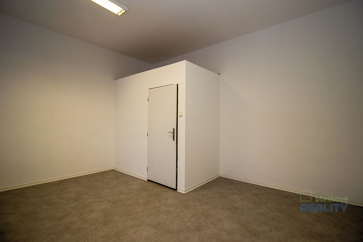 Pronájem kanceláře 22 m² – fotografie 5