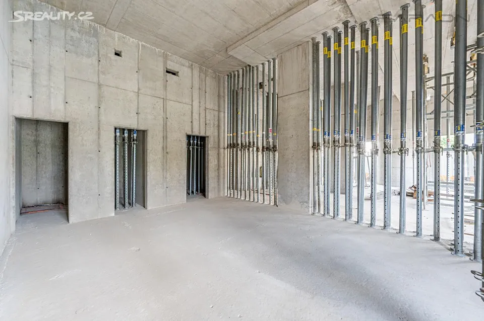Pronájem obchodního prostoru 194 m² – pohled 3