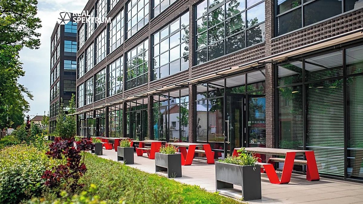 Pronájem kanceláře 180 m² – fotografie 2