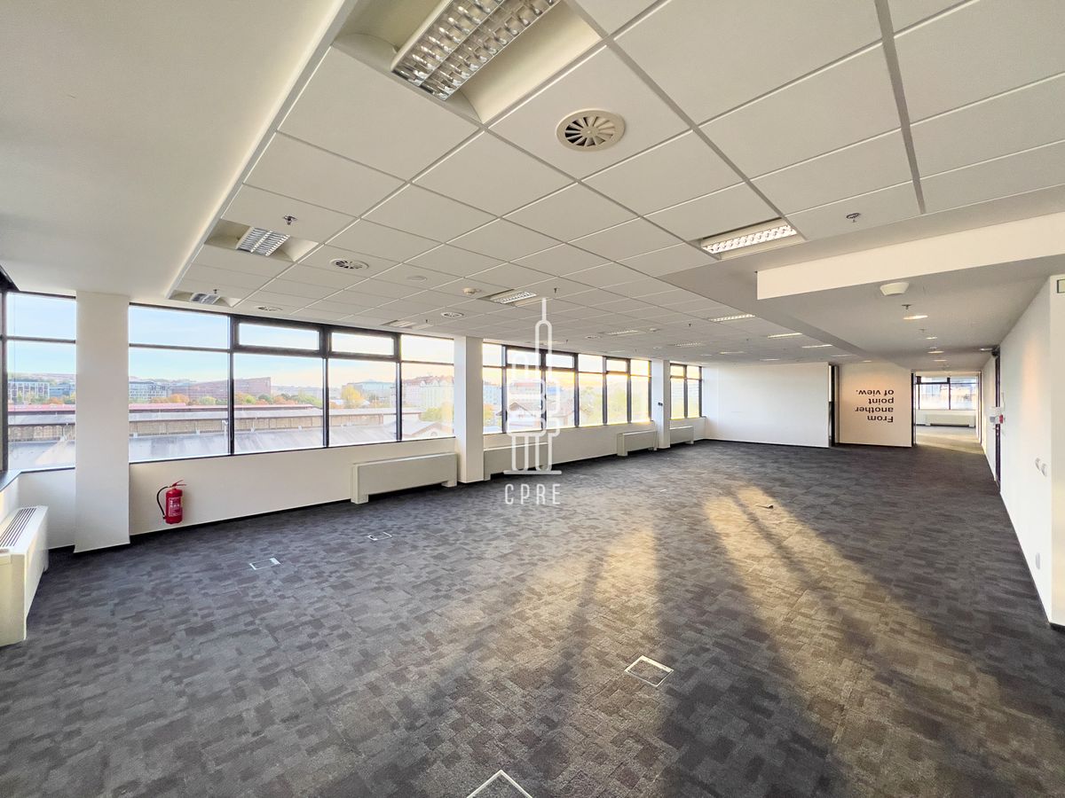 Pronájem kanceláře 456 m² – fotografie 2