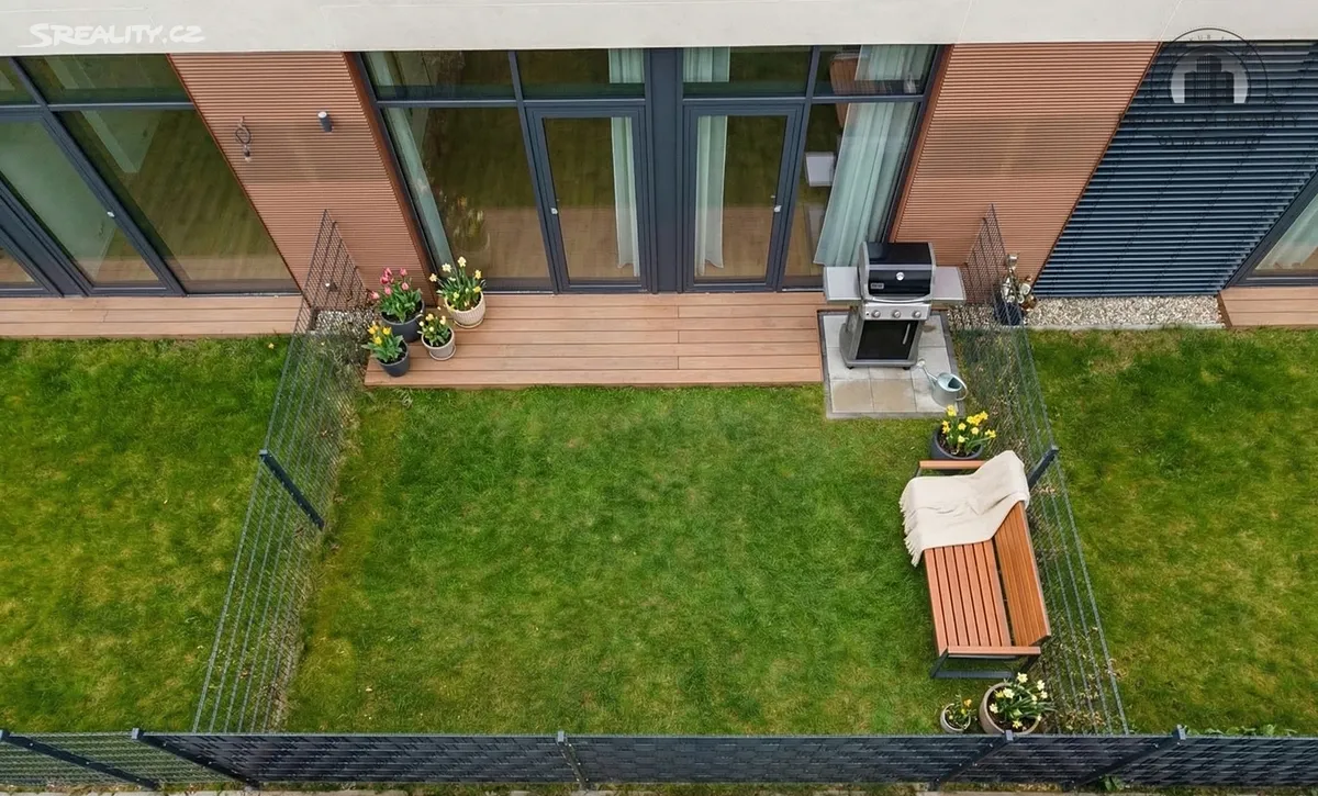 Pronájem bytu 2+kk 51 m² – pohled 2