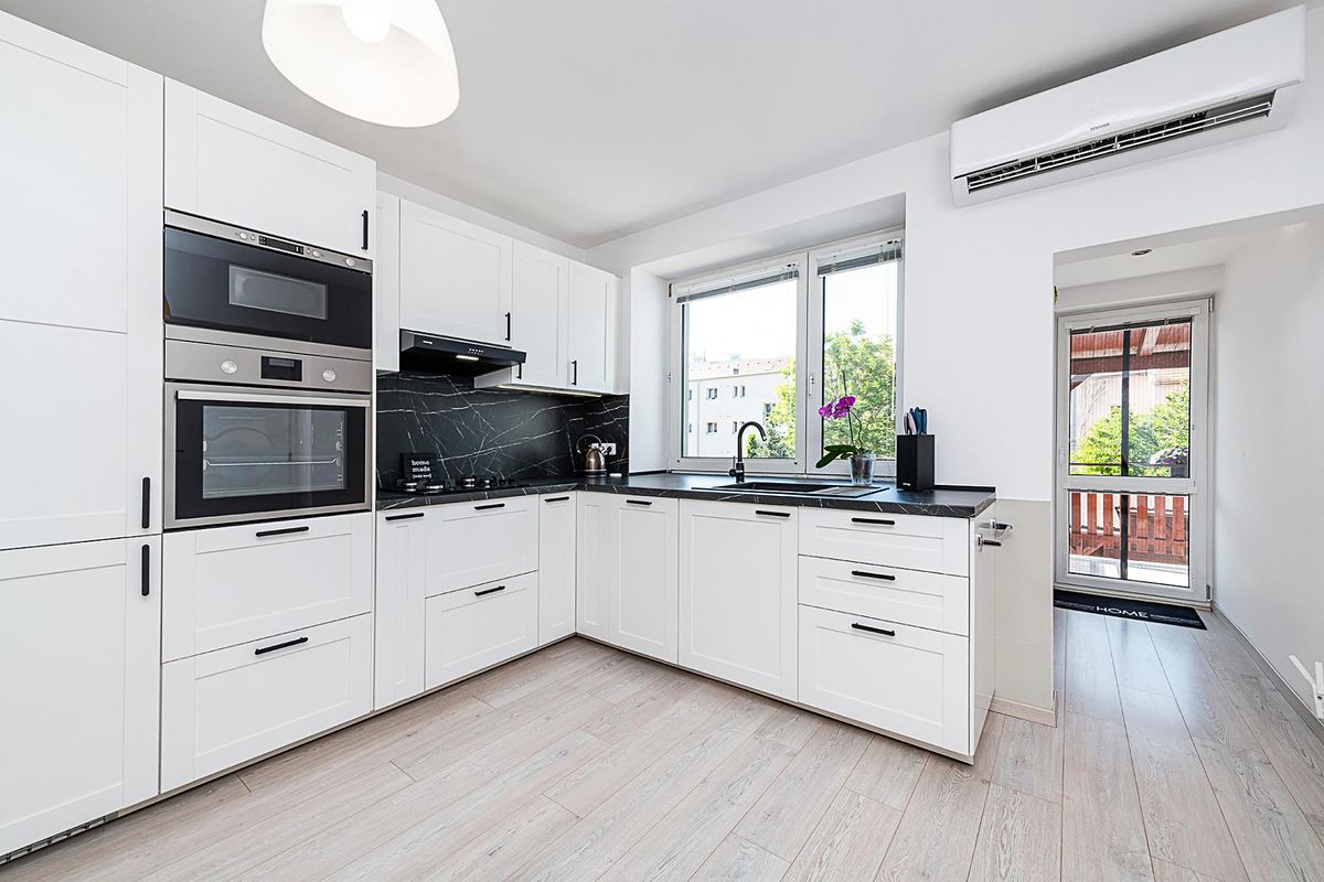 Prodej rodinného domu 210 m², pozemek 375 m² – fotografie 2
