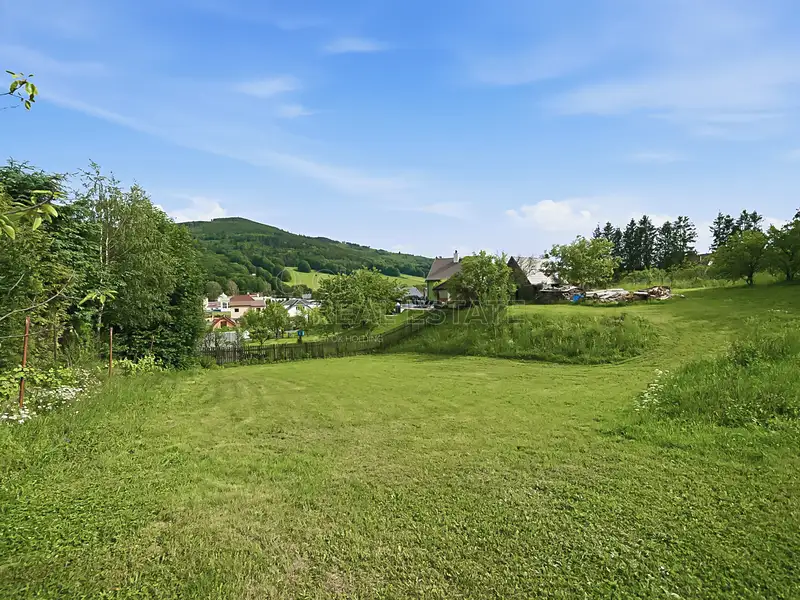 Prodej stavebního pozemku 1014 m², Česká Ves – náhled fotky 1