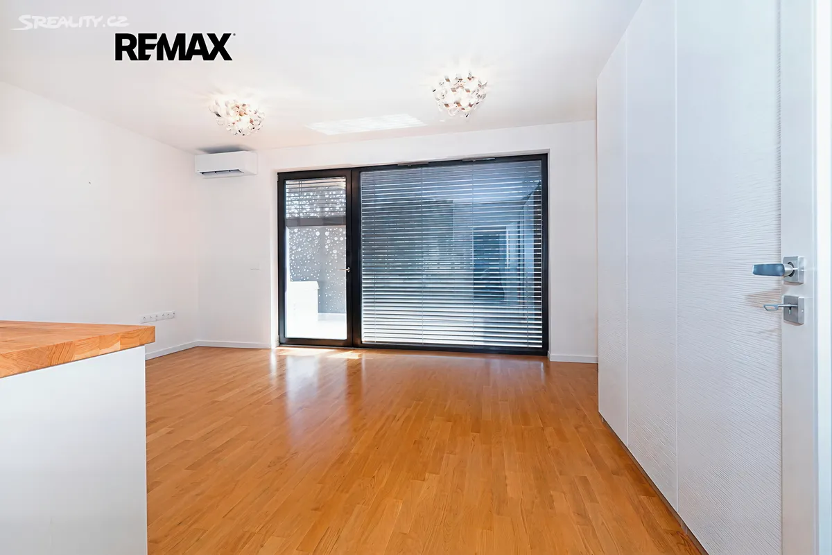 Pronájem bytu 1+kk 32 m² – další