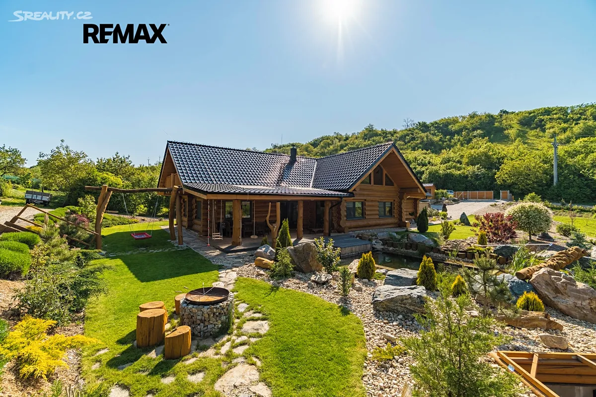 Prodej rodinného domu 297 m², pozemek 8569 m², Milešovice
