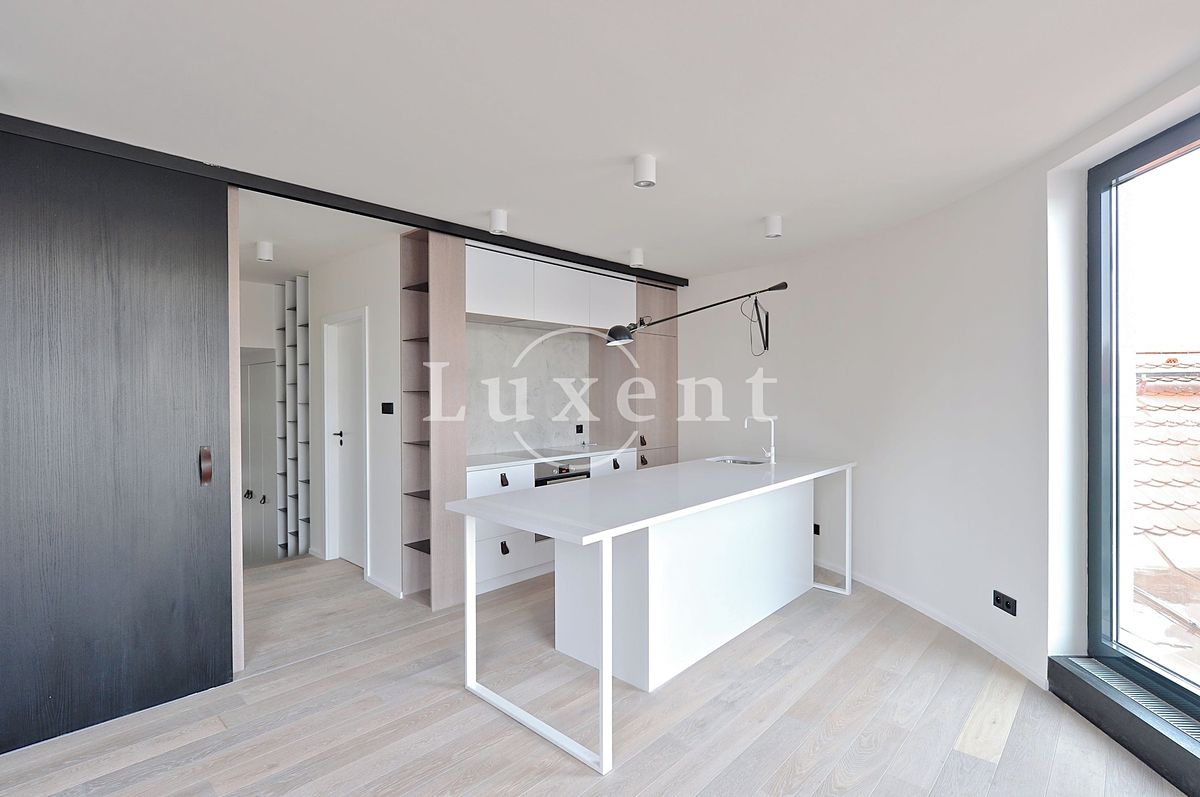 Pronájem bytu 2+kk 60 m² – fotografie 2