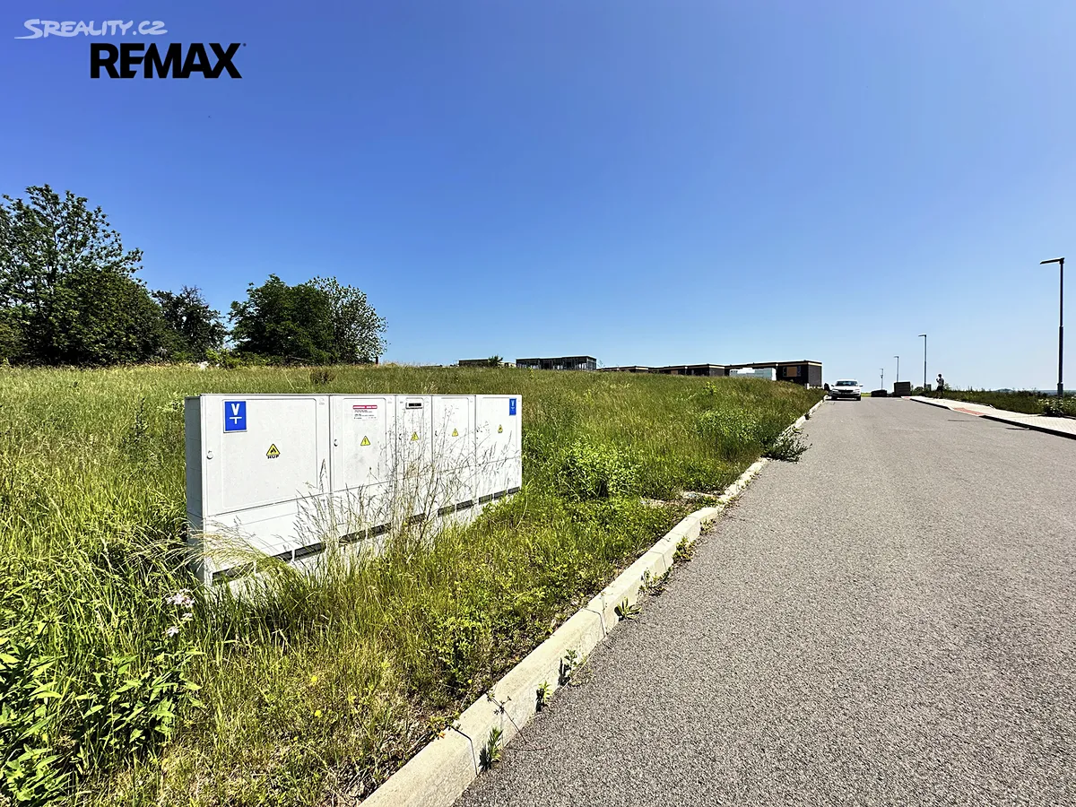 Prodej stavebního pozemku 804 m² – pohled 4
