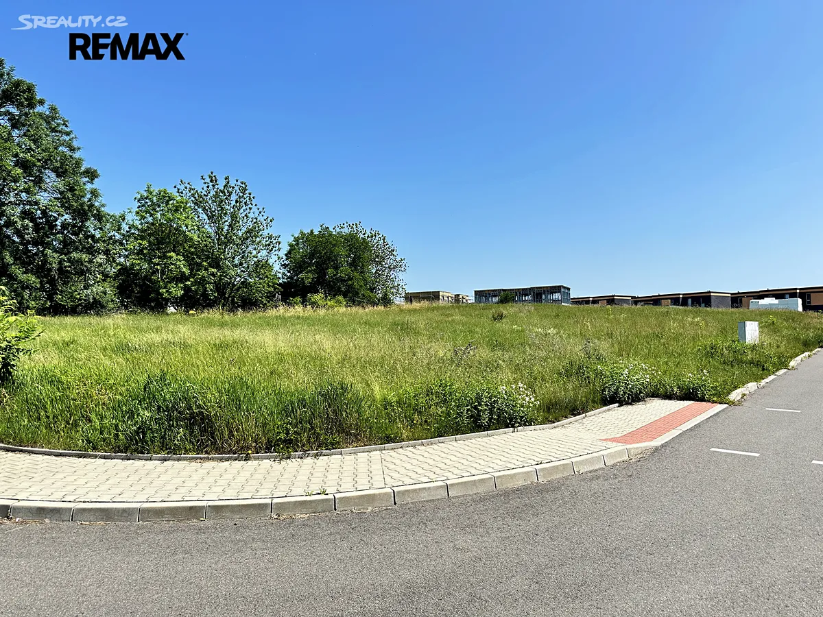 Prodej stavebního pozemku 804 m² – pohled 5