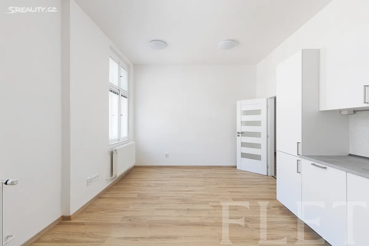 Pronájem bytu 2+kk 44 m² – pohled 3