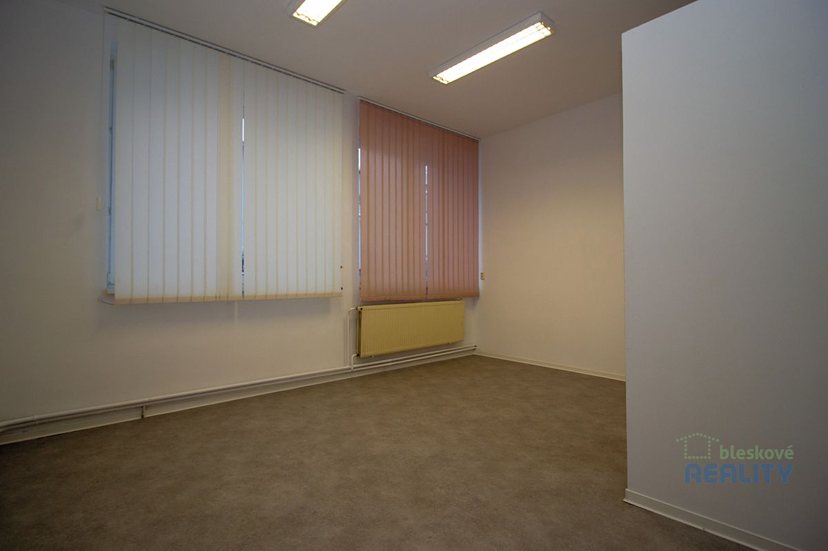 Pronájem kanceláře 22 m² – fotografie 4