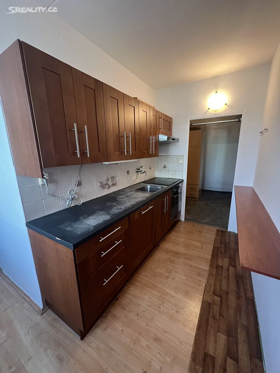 Pronájem bytu 3+1 76 m² – pohled 2