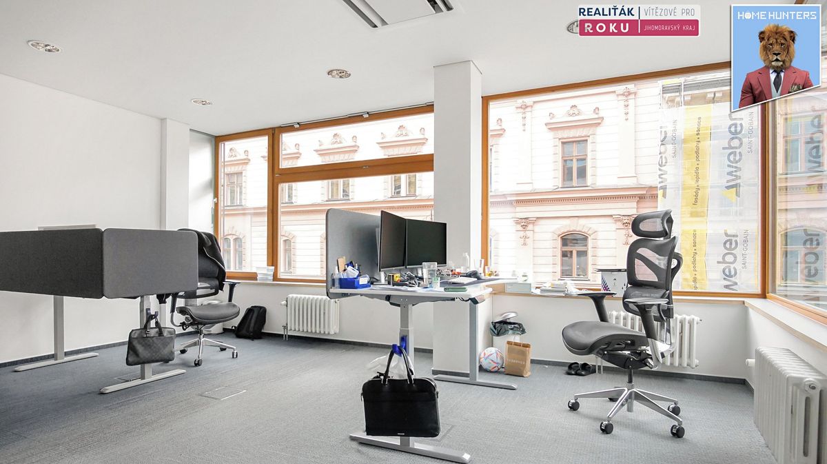 Pronájem kanceláře 287 m² – fotografie 2