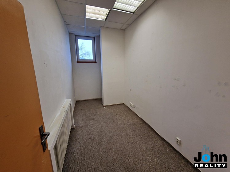 Комерційне приміщення в оренду, 400 м² (20 з 27)