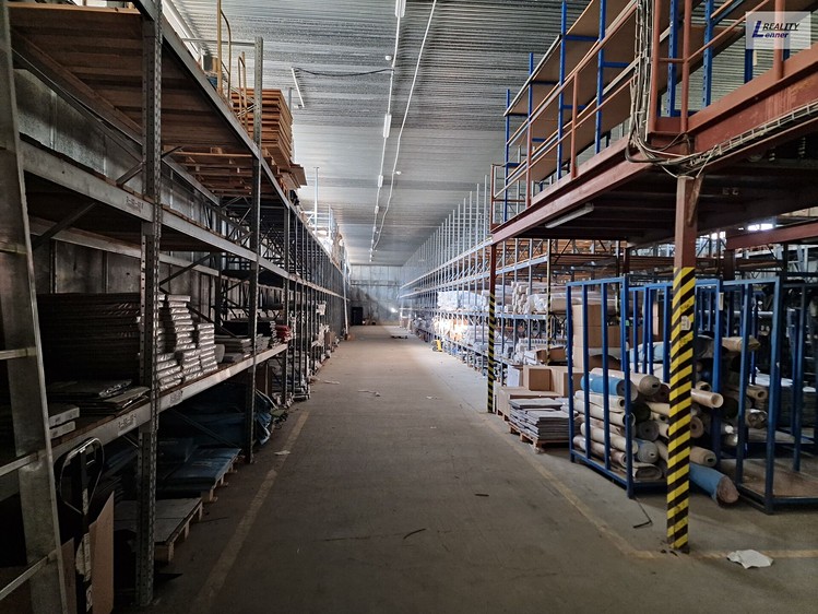Pronájem komerčního prostoru, 1 279 m² (10 z 25)
