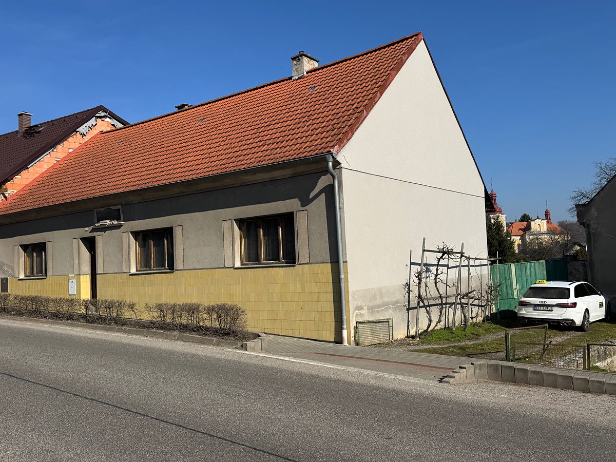 Prodej rodinného domu 324 m², pozemek 212 m²