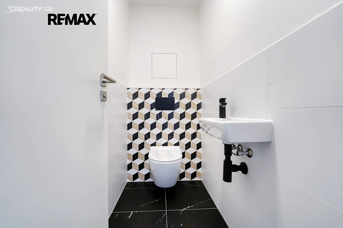 Pronájem bytu 2+kk 64 m² – další