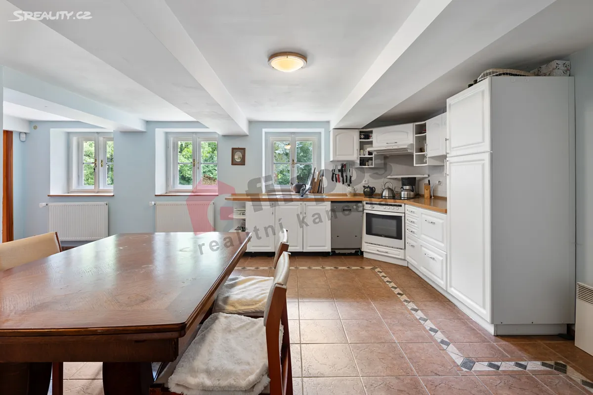 Prodej zemědělské usedlosti 540 m², pozemek 168676 m² - More