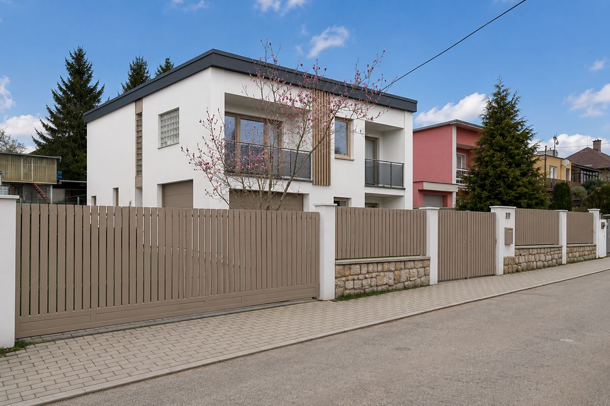 Prodej rodinného domu 231 m², pozemek 397 m²