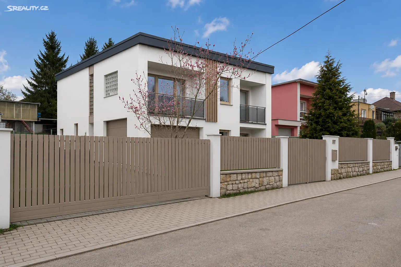 Prodej rodinného domu 231 m², pozemek 397 m²