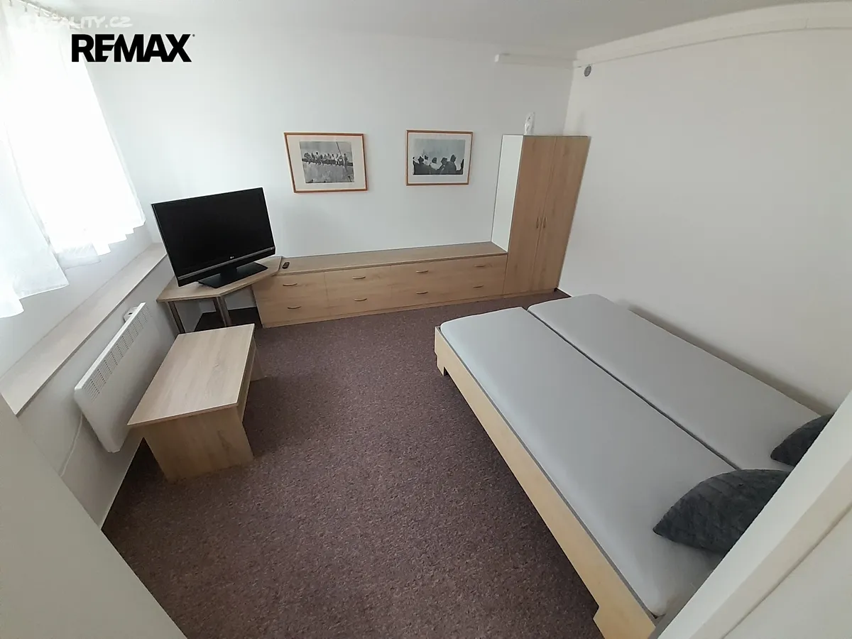 Pronájem bytu 1+1 32 m², Znojmo