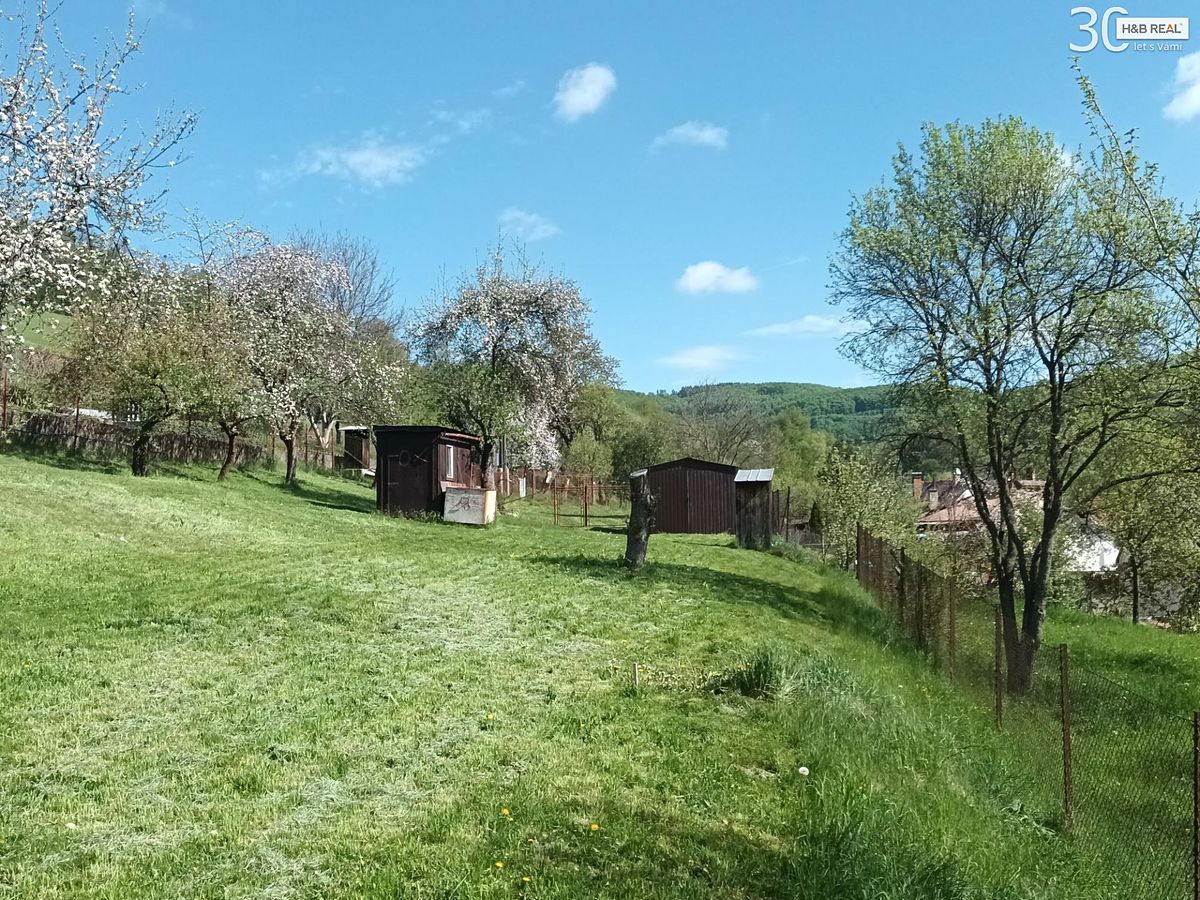 Prodej stavebního pozemku 1063 m² – fotografie 3