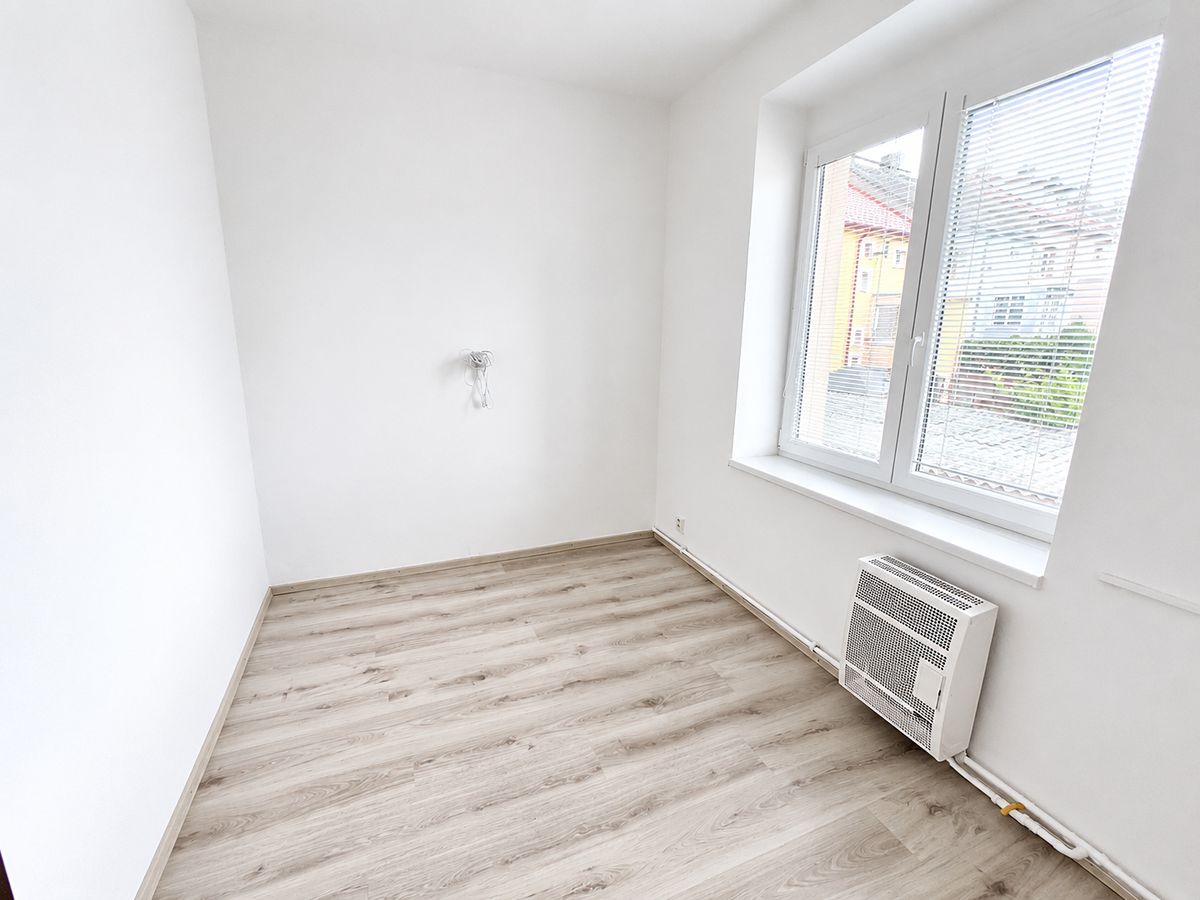 Pronájem bytu 2+kk 40 m² – fotografie 3