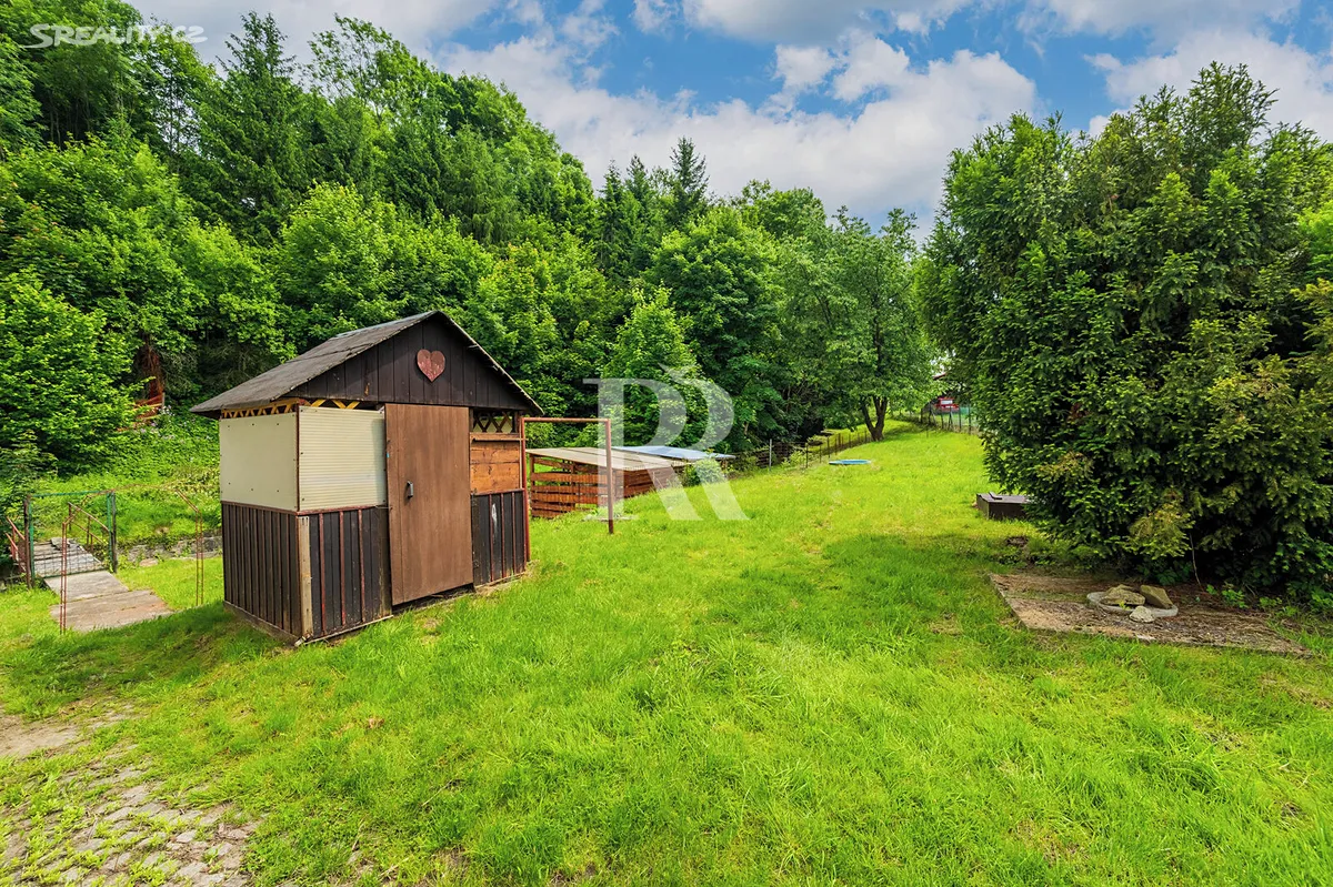 Prodej rodinného domu 140 m², pozemek 2046 m² – další
