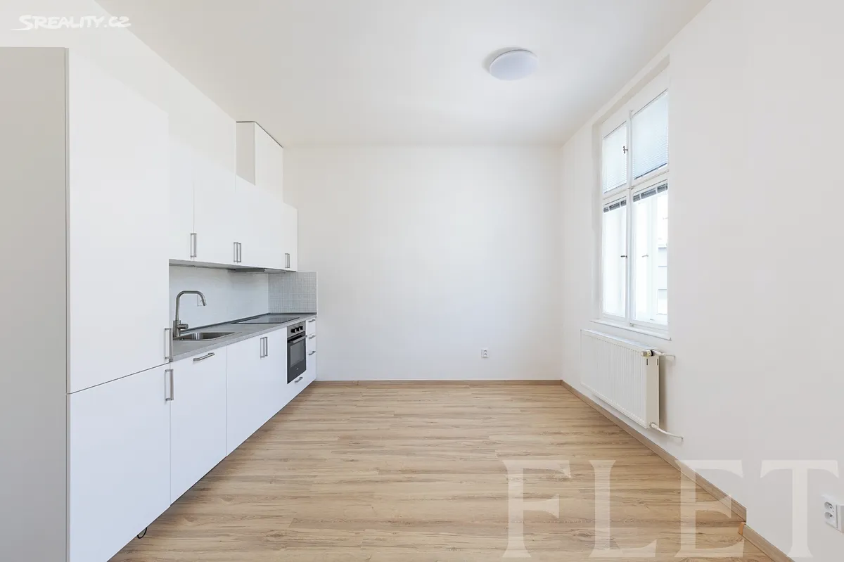 Pronájem bytu 2+kk 44 m² – pohled 2