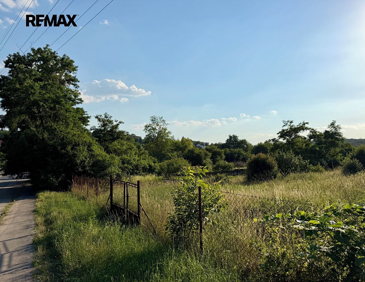 Prodej komerčního pozemku 1500 m² – fotografie 5
