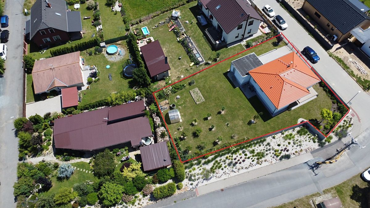 Prodej rodinného domu 101 m², pozemek 848 m² – fotografie 2