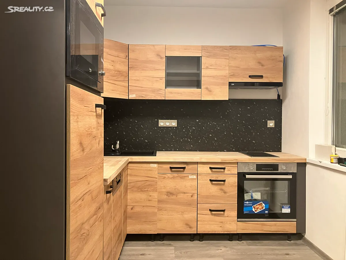 Pronájem bytu 1+1 36 m², Štouračova