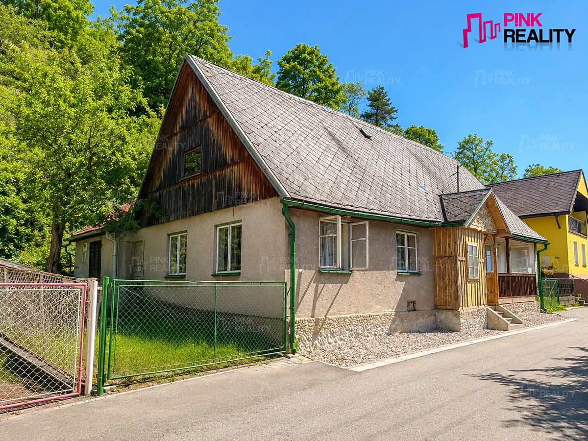 Prodej rodinného domu 180 m², pozemek 824 m²