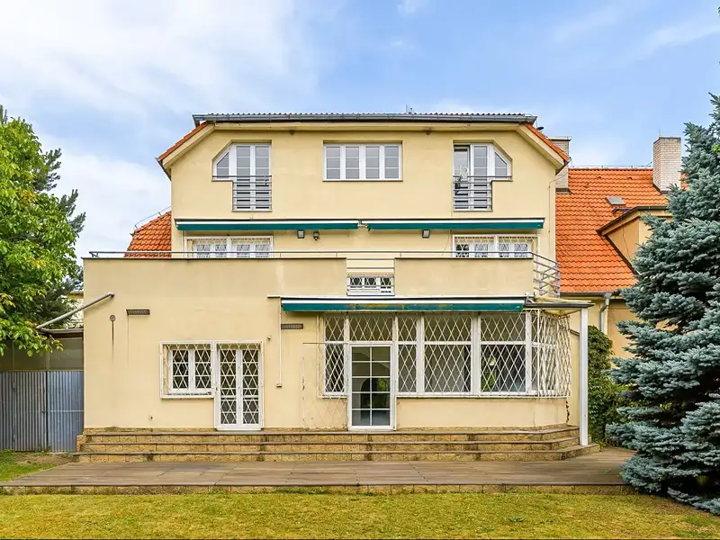 Pronájem rodinného domu 505 m², pozemek 540 m², Praha – náhled fotky 1