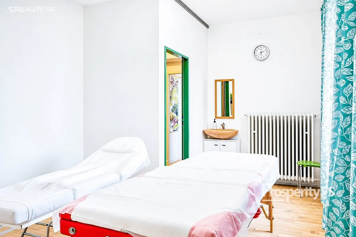 Pronájem komerční nemovitosti 16 m², náměstí Svobody