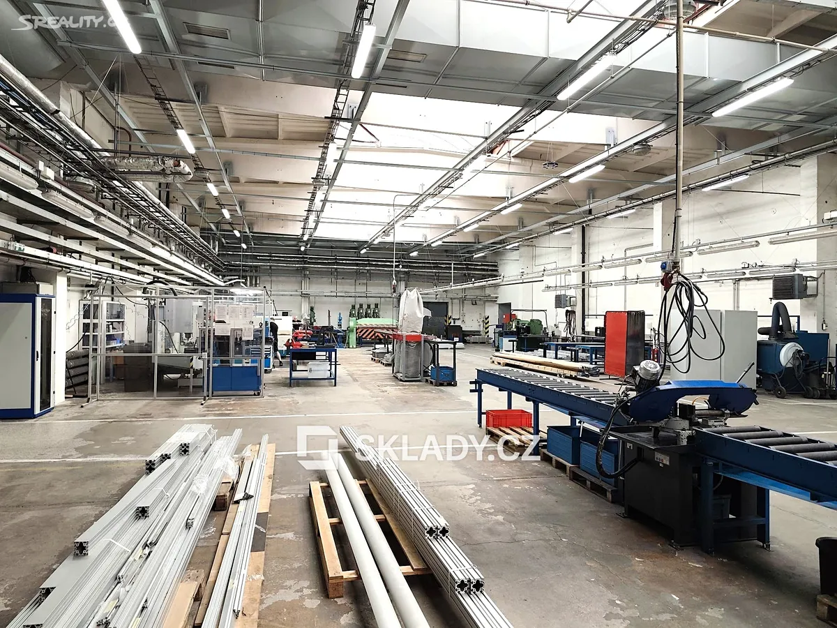 Pronájem skladového prostoru 2032 m² – pohled 3