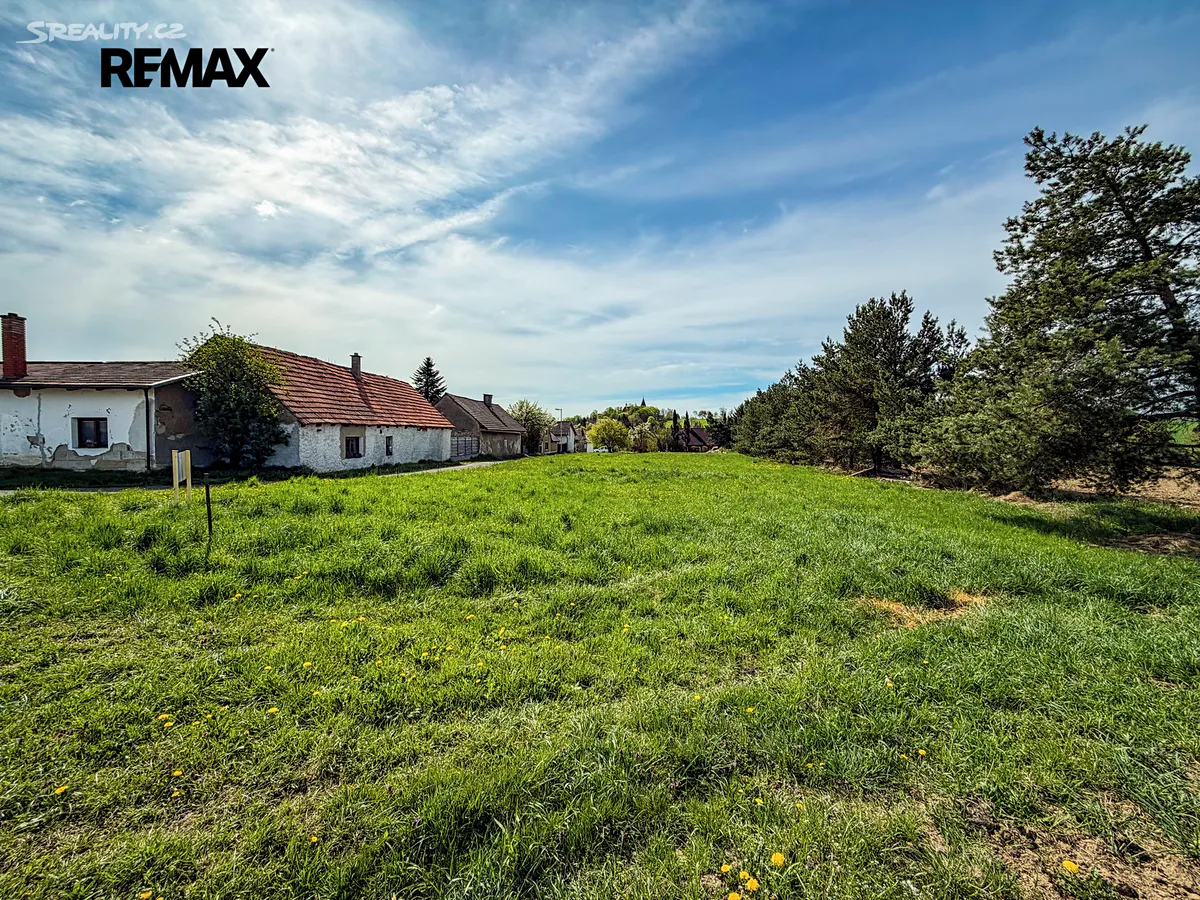 Prodej stavebního pozemku 1200 m² - Więcej