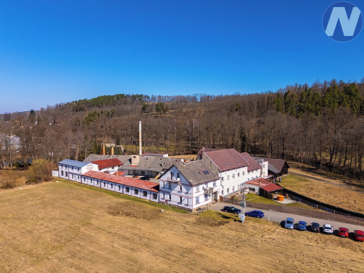 Pronájem komerčního prostoru, 1 000 m² (1 z 16)