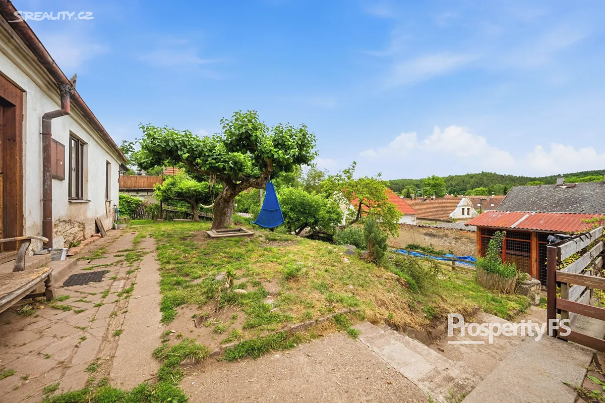 Prodej rodinného domu 297 m², pozemek 972 m² – pohled 6