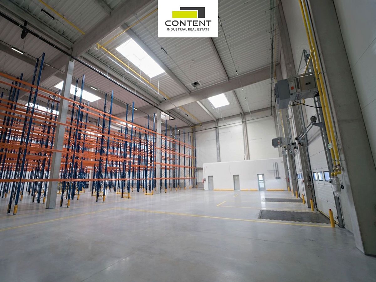 Pronájem skladového prostoru 2662 m² – fotografie 3